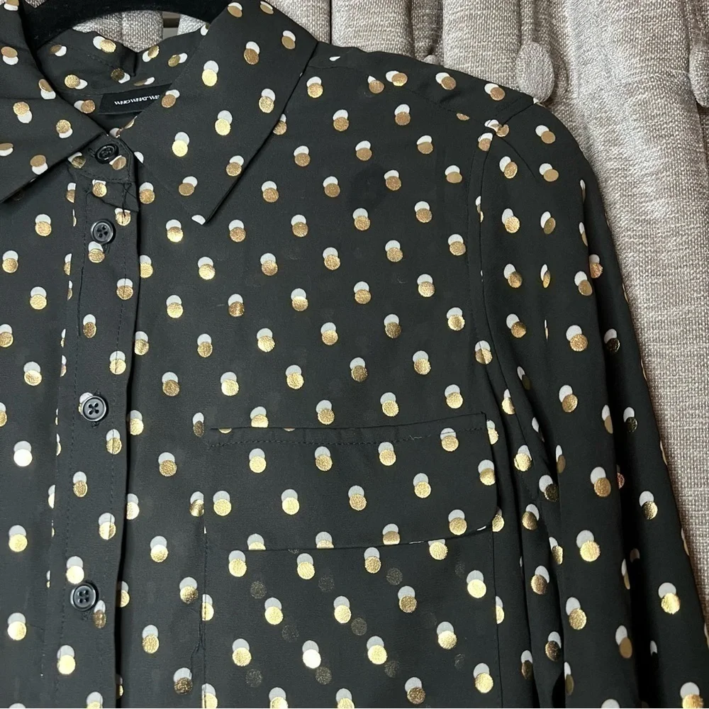 NWT Who What Wear Black Button Down Shirt with Gold & White Polka Dots Medium